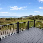 Westcove View Three Bedroom Luxury House With Hot Tub