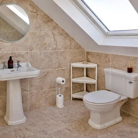Westcove View Three Bedroom Luxury House With Hot Tub Coad