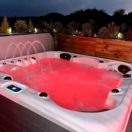 Casa vacanze Westcove View Three Bedroom Luxury House With Hot Tub
