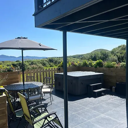 Westcove View Three Bedroom Luxury House With Hot Tub Casa vacanze Coad