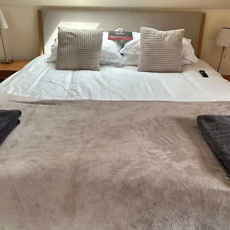 Westcove View Three Bedroom Luxury House With Hot Tub Casa vacanze