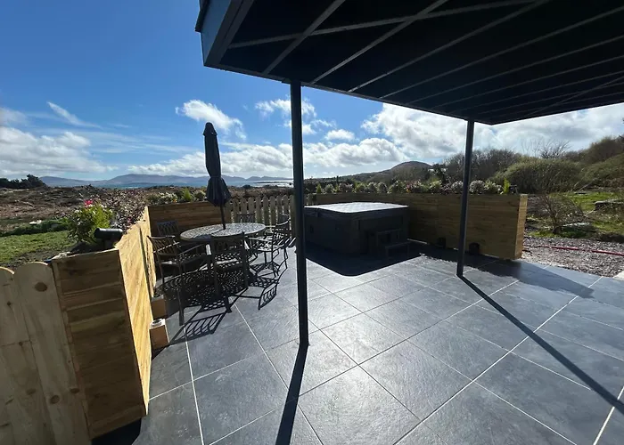 Westcove View Three Bedroom Luxury House With Hot Tub * Coad