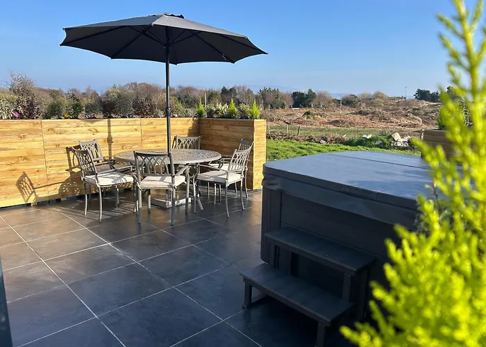 Westcove View Three Bedroom Luxury House With Hot Tub Prázdninový dům