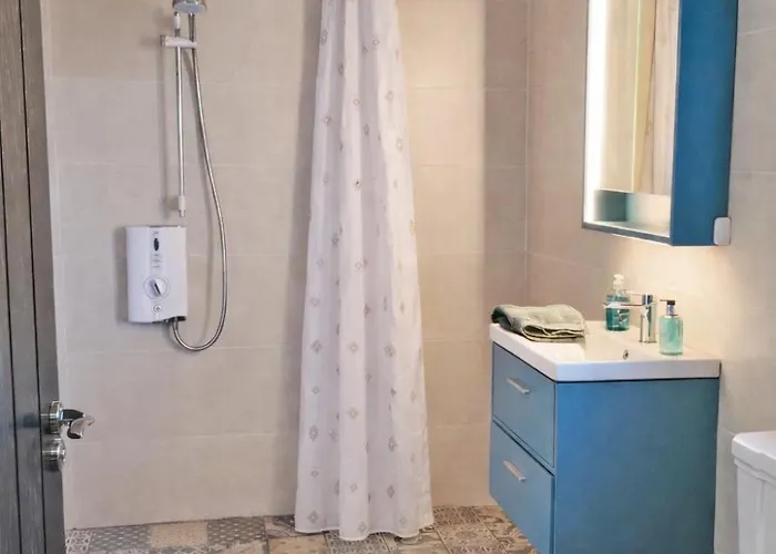 Westcove View Three Bedroom Luxury House With Hot Tub Coad