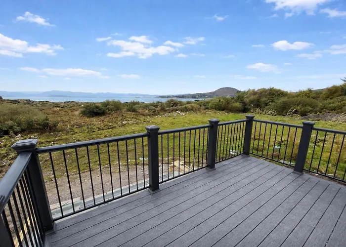 Westcove View Three Bedroom Luxury House With Hot Tub
