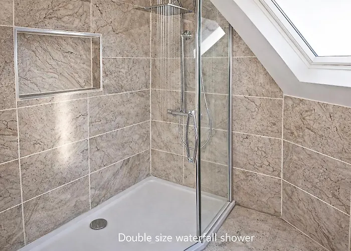 Prázdninový dům Westcove View Three Bedroom Luxury House With Hot Tub Coad