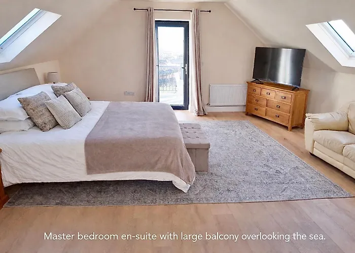 Prázdninový dům Westcove View Three Bedroom Luxury House With Hot Tub Coad