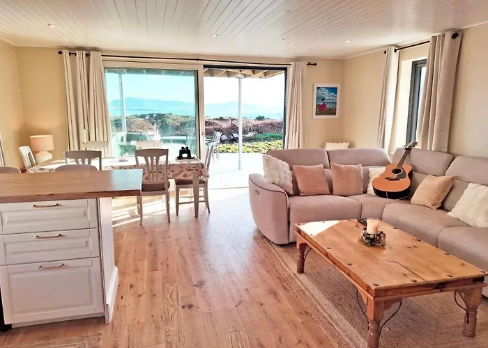 Westcove View Three Bedroom Luxury House With Hot Tub Prázdninový dům